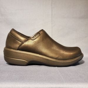 **Brand New** Crocs Chelea Clog Work Shoe